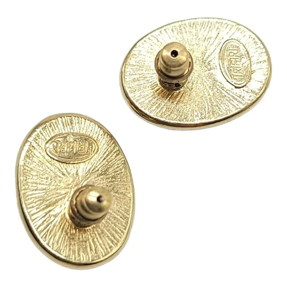 Trifari 1980s Gold Tone Oval Black Acrylic Cabochon Post Earrings Vintage